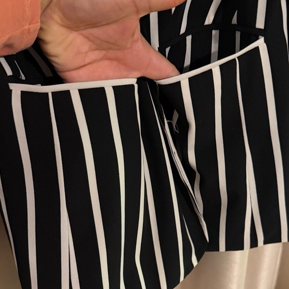 Venus Black and White Striped Blazer size 8 - Picture 2 of 5